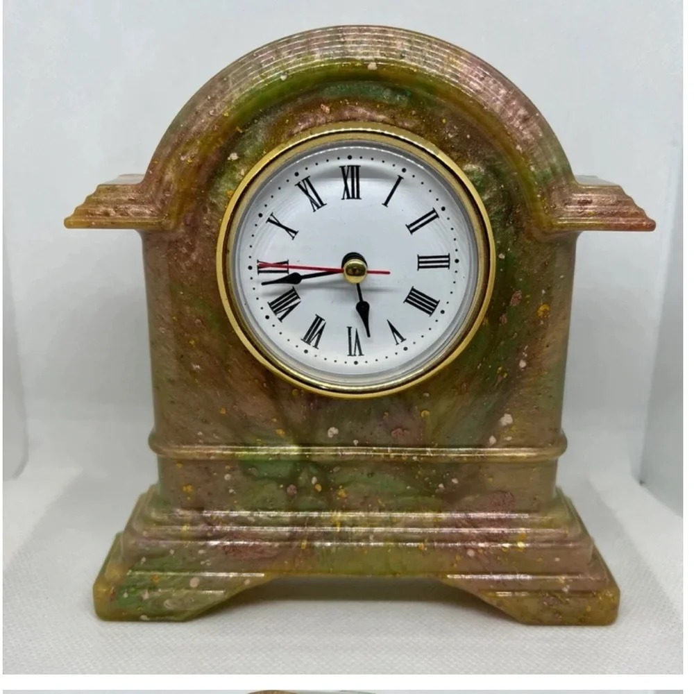 Resin Clock - Picture 6 of 6